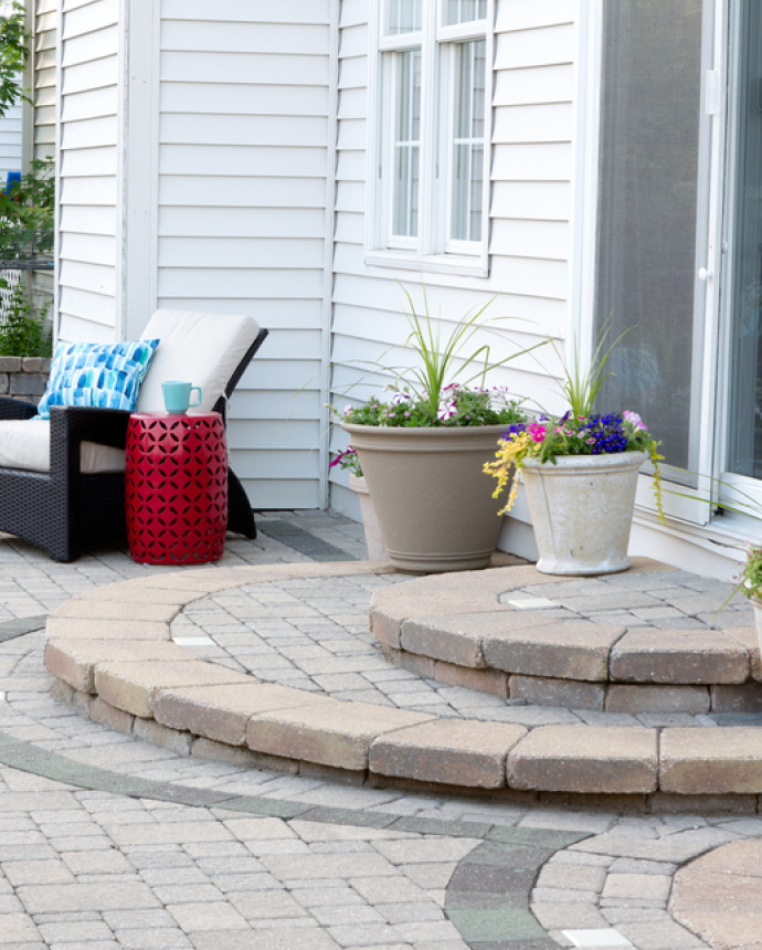 White House with Vase in front - Turnkey Paver Patios